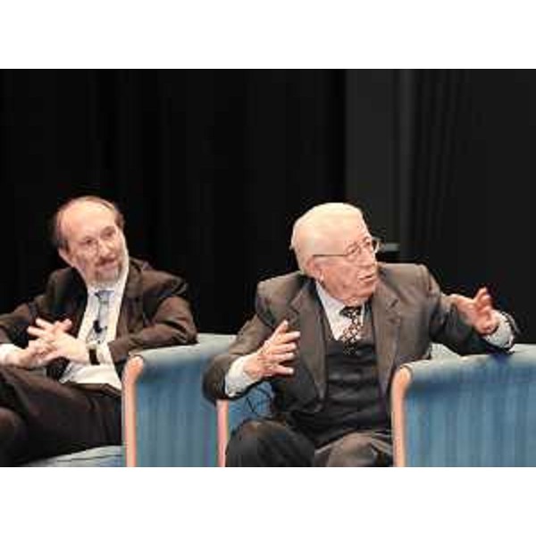 Riccardo Riccardi (Assessore regionale Protezione civile) e Giuseppe Zamberletti (ex Commissario straordinario terremoto Friuli) nel corso del convegno "6 maggio 1976-9 maggio 2010. La lunga storia della Protezione civile.", al Teatro Giovanni da Udine. (Udine 09/05/10)