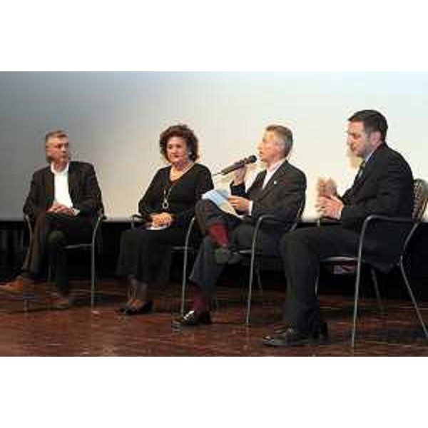 Riccardo Illy (Presidente Regione Friuli Venezia Giulia) alla presentazione del documentario "Il Segno della Croce". (Cervignano del Friuli 17/11/06)