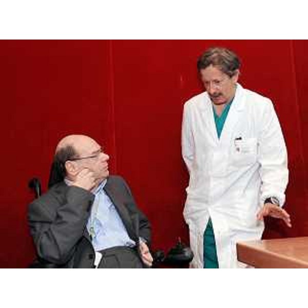 Vladimir Kosic (Assessore regionale Salute) e Nicolò de Manzini (Preside Facoltà Medicina e Chirurgia) all'Azienda Ospedaliero-Universitaria "Ospedali Riuniti" per l'inaugurazione della nuova TAC a 256 strati. (Trieste 13/05/10)