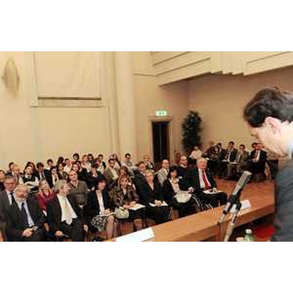 Luca Ciriani (Vicepresidente FVG) interviene al convegno "Tra patrimonio e processo. L'eredità scientifica di un nobile Maestro: a cent'anni dalla nascita e a quaranta dalla morte di Enrico Guicciardi", al Castello di Udine. (Udine 14/05/10)