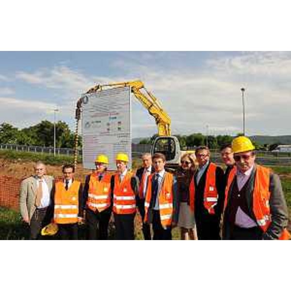 Dario Melò (Autovie Venete), Renzo Tondo (Presidente Friuli Venezia Giulia e Commissario gestione emergenza A4), Riccardo Riccardi (Assessore regionale Viabilità e Trasporti e Vicecommissario gestione emergenza A4) e Giorgio Santuz (Autovie Venete) nel corso del sopralluogo al cantiere dei lavori sul tratto Villesse-Gorizia della A4. (Villesse 18/05/10)