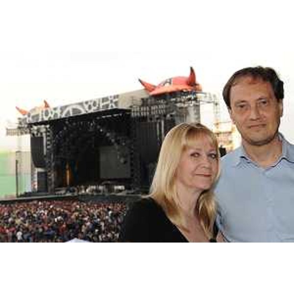 Susan Masino (Giornalista) e Luca Ciriani (Vicepresidente FVG e Assessore regionale Attività produttive) in occasione del concerto degli AC/DC allo Stadio Friuli. (Udine 19/05/10)