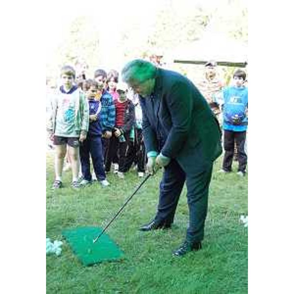 Elio De Anna (Assessore regionale Sport) a "Sport in vetrina", nella sede della Comina. (Pordenone 21/05/10)