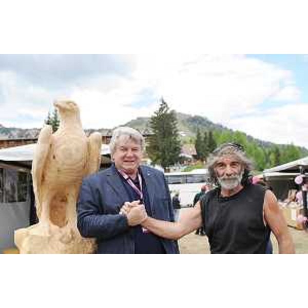 Elio De Anna (Assessore regionale Sport) e Mauro Corona alla tappa Mestre-Zoncolan del 93° Giro d'Italia. (Monte Zoncolan 23/05/10)