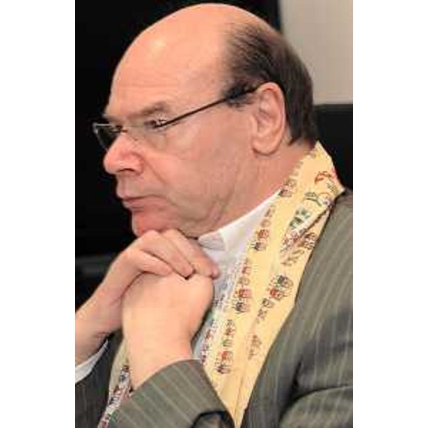 Vladimir Kosic (Assessore regionale Salute) alla presentazione degli atleti che parteciperanno alla 13a edizione dei Giochi europei riservati ai pazienti operati di trapianto di cuore e polmoni. (Udine 25/05/10)