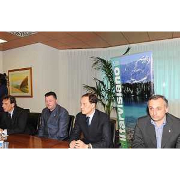 Luca Ciriani (Vicepresidente FVG e Assessore regionale Attività produttive) alla presentazione della 15a edizione del "No borders music festival", nella sede regionale di Udine. (Udine 28/05/10)