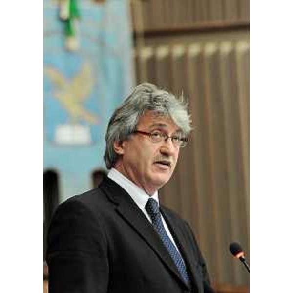 Intervento di Renzo Tondo (Presidente Friuli Venezia Giulia) nel corso della riunione del Consiglio regionale del 3 giugno 2010. (Trieste 03/06/10)