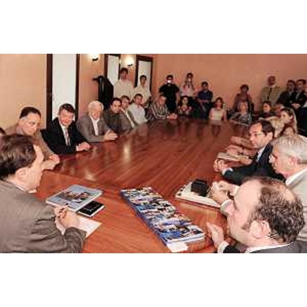 Luca Ciriani (Vicepresidente FVG e Assessore regionale Attività produttive) incontra la delegazione di imprenditori di Buenos Aires e rappresentanti del ministero della Produzione dell'Argentina per il progetto "Samba" - Formazione e PMI manifatturiere per lo Sviluppo dell'Area Metropolitana di Buenos Aires. (Pordenone 09/06/10)