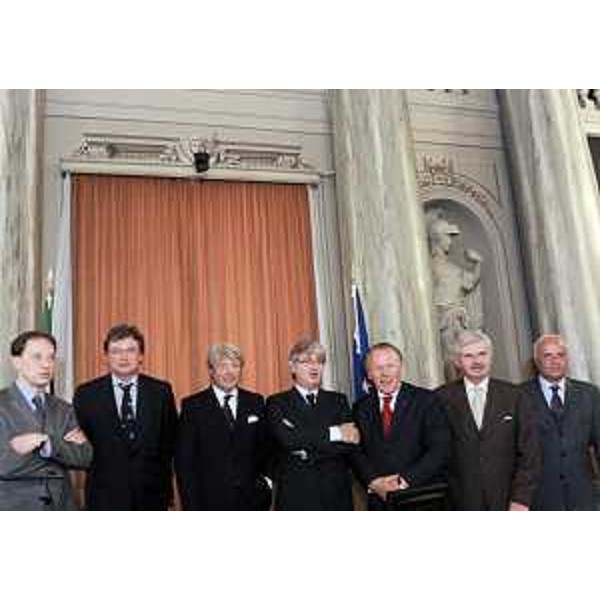 Renzo Tondo (Presidente Friuli Venezia Giulia) nel corso del convegno dedicato alla legge nazionale di riforma delle Camere di commercio, nella sede della CCIAA di Trieste. (Trieste 14/06/10)