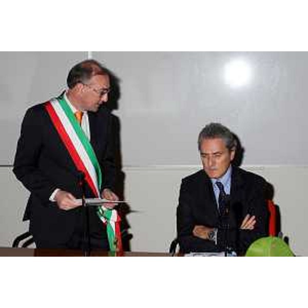 Francesco Rutelli (Vicepresidente del Consiglio e Ministro per i Beni e le Attività Culturali) e Alviano Scarel (Sindaco di Aquileia) ritratti in occasione dell'inconrto per il rilancio di Aquileia (Aquileia 20/11/06)