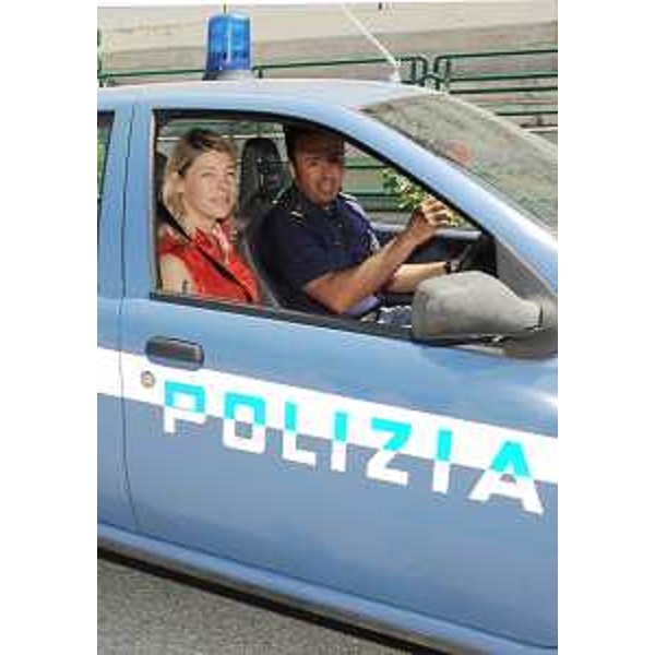 Federica Seganti (Assessore regionale Sicurezza) a bordo di una vettura della Polizia. (Trieste 14/06/10)