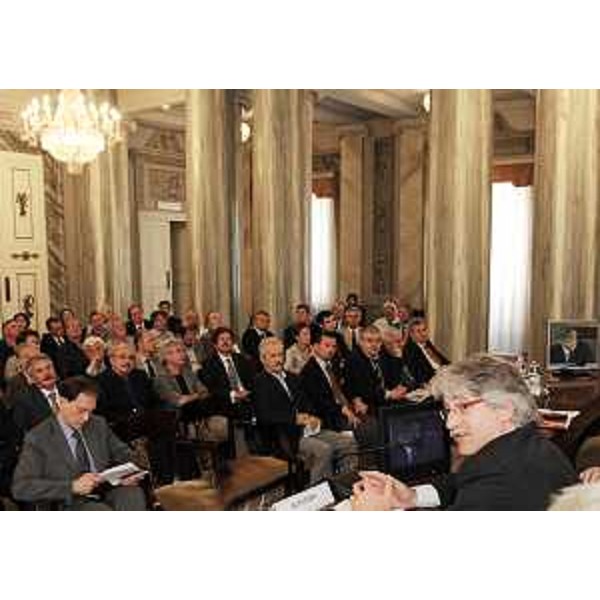 Renzo Tondo (Presidente Friuli Venezia Giulia) nel corso del convegno dedicato alla legge nazionale di riforma delle Camere di commercio, nella sede della CCIAA di Trieste. (Trieste 14/06/10)