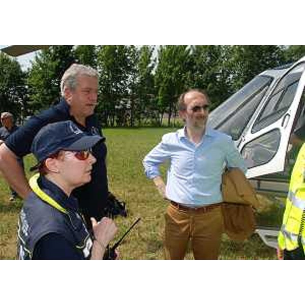 Maria Zanot (Protezione civile), Guglielmo Berlasso (Direttore Protezione civile FVG) e Riccardo Riccardi (Assessore regionale Protezione civile) nel corso dell'esercitazione di protezione civile del distretto Meduna-Cellina. (Maniago 13/06/10)