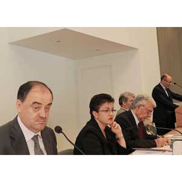 Roberto Molinaro (Assessore regionale Istruzione e Cultura) con Mariangela Fantin (Presidente Centro Servizi Volontariato FVG) e Augusto Murgia (Presidente Comitato Gestione Fondo speciale Volontariato) alla decima Assemblea delle organizzazioni del volontariato della regione Friuli Venezia Giulia, alla Stazione Marittima di Trieste. (Trieste 19/06/10)