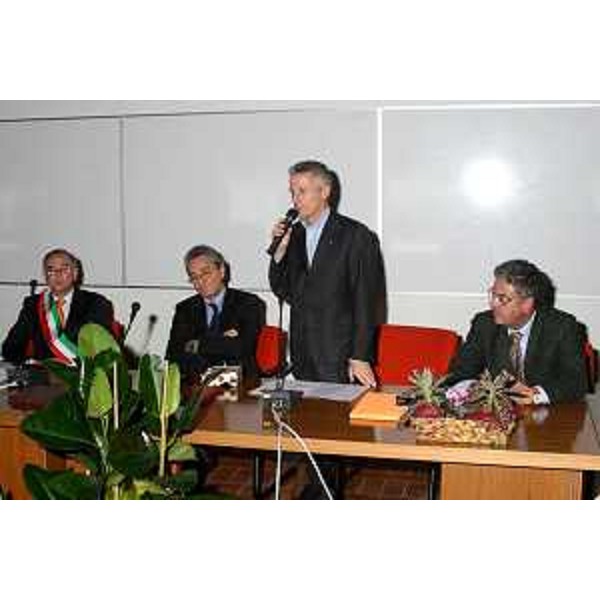 Riccardo Illy (Presidente Regione Friuli Veneizia Giulia) con Roberto Antonaz (Assessore regionale all’istruzione, cultura, sport e pace), Francesco Rutelli (Vicepresidente del Consiglio e Ministro per i Beni e le Attività Culturali) e Alviano Scarel (Sindaco di Aquileia) ritratti in occasione dell'inconrto per il rilancio di Aquileia (Aquileia 20/11/06)