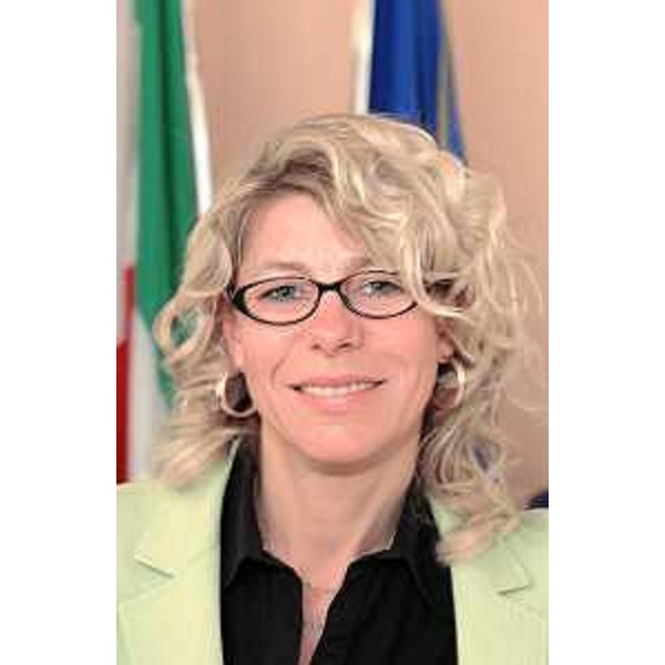 Federica Seganti (Assessore regionale Pianificazione territoriale, Autonomie locali e Sicurezza, Relazioni internazionali e comunitarie) nel corso della riunione della Giunta regionale. (Pordenone 23/06/10)