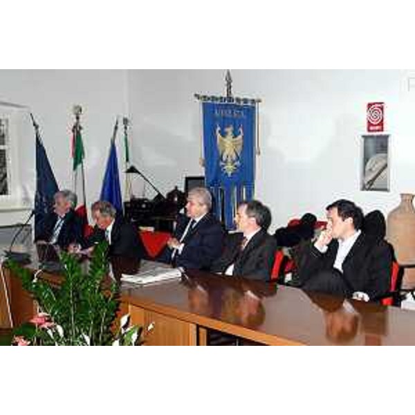 Consiglieri Regionali e Amministratori Locali presenti in occasione dell'incontro tra Riccardo Illy (Presidente Regione Friuli Veneizia Giulia) e Francesco Rutelli (Vicepresidente del Consiglio e Ministro per i Beni e le Attività Culturali) per il rilancio di Aquileia (Aquileia 20/11/06)
