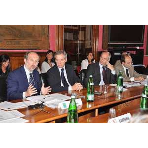 Riccardo Riccardi (Assessore regionale Protezione civile FVG e Coordinatore nazionale assessori regionali Protezione civile) e Guido Bertolaso (Sottosegretario Protezione civile) insediano la Commissione speciale di Protezione civile prevista dalla Conferenza dei presidenti delle Regioni a fine maggio. (Roma 24/06/10)