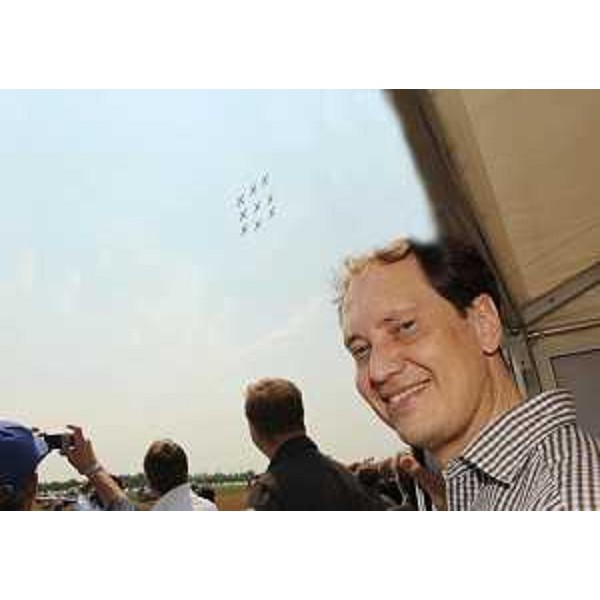 Luca Ciriani (Vicepresidente FVG e Assessore regionale Attività produttive) all'air show "La Comina aerocentenaria" per i 100 anni dell'Aeroporto civile di Pordenone. (Pordenone 26/06/10)