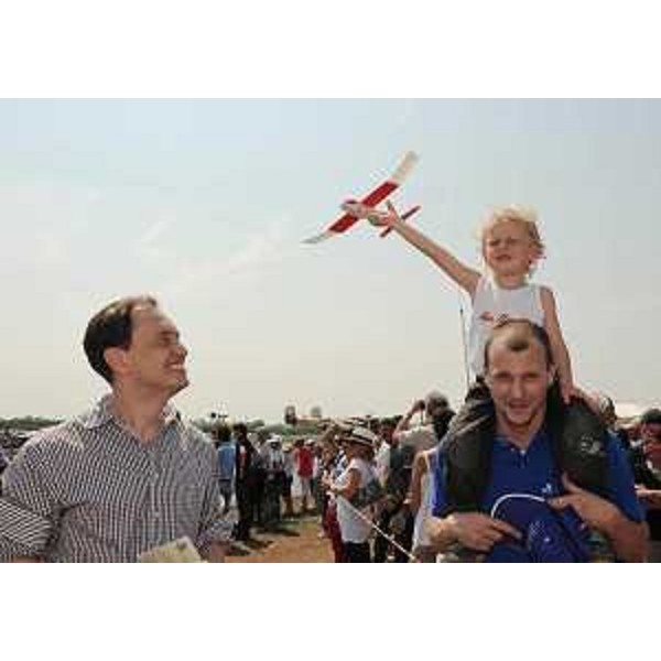 Luca Ciriani (Vicepresidente FVG e Assessore regionale Attività produttive) all'air show "La Comina aerocentenaria" per i 100 anni dell'Aeroporto civile di Pordenone. (Pordenone 26/06/10)