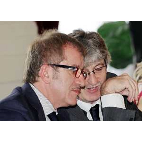 Roberto Maroni (Ministro Interni) e Renzo Tondo (Presidente Friuli Venezia Giulia) al tavolo per la firma del secondo Protocollo d'intesa in materia di sicurezza urbana e territoriale, in Prefettura a Trieste. (Trieste 05/07/10)