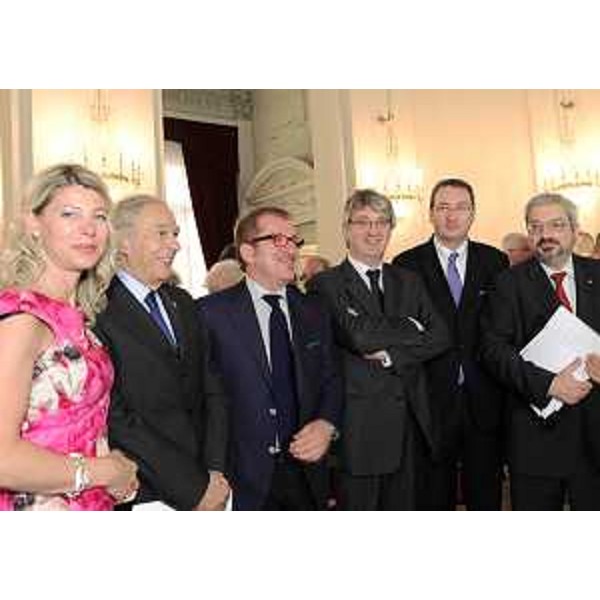 Federica Seganti (Assessore regionale Sicurezza), Ettore Romoli (Sindaco Gorizia), Roberto Maroni (Ministro Interni), Renzo Tondo (Presidente Friuli Venezia Giulia), Sergio Bolzonello (Sindaco Pordenone) e Furio Honsell (Sindaco Udine) in occasione della firma del secondo Protocollo d'intesa in materia di sicurezza urbana e territoriale, in Prefettura a Trieste. (Trieste 05/07/10)