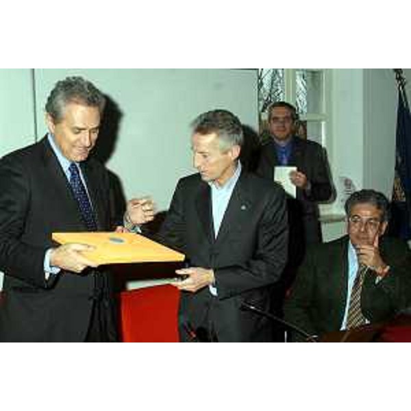 Riccardo Illy (Presidente Regione Friuli Veneizia Giulia) con Roberto Antonaz (Assessore regionale all’istruzione, cultura, sport e pace), e Francesco Rutelli (Vicepresidente del Consiglio e Ministro per i Beni e le Attività Culturali) ritratti in occasione dell'inconrto per il rilancio di Aquileia (Aquileia 20/11/06)