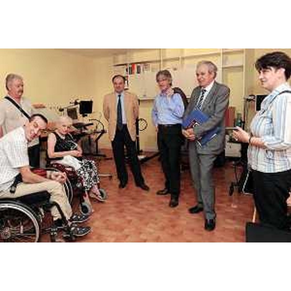 Renzo Tondo (Presidente della Regione Friuli Venezia Giulia) con Roberto Molinaro (Assessore regionale Cultura e Politiche per la Famiglia) in visita alla Comunità Piergiorgio. (Udine, 17/07/2010)