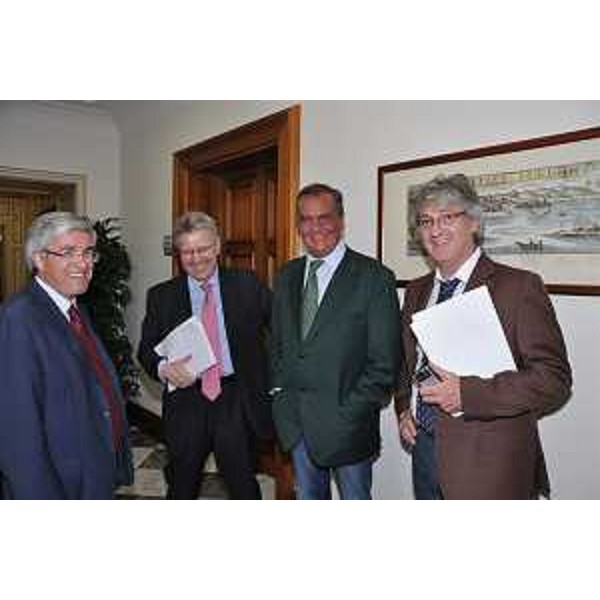 Renzo Tondo (Presidente della Regione Friuli Venezia Giulia) con l'on. Roberto Calderoli (Ministro per la Semplificazione normativa), Pietro Fontanini (presidente Provincia di Udine) e Daniele Bertuzzi (Capo di Gabinetto Regione FVG). (Roma, 22/07/2010) 