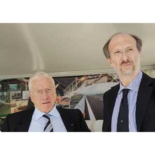 Emilio Terpin (Presidente Autovie Venete) e Riccardo Riccardi (Assessore Viabilità e Trasporti Friuli Venezia Giulia) all' "apertura tecnica" della A28. (Porcia 30/07/10)