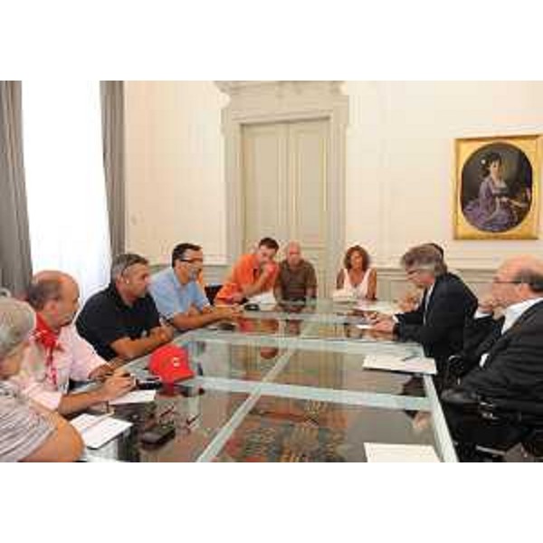 Renzo Tondo (Presidente Friuli Venezia Giulia) e Vladimir Kosic (Assessore regionale Salute, Integrazione sociosanitaria e Politiche sociali) incontrano rappresentanti dell'Ospizio Marino di Grado, nella sede della Regione. (Trieste 04/08/10)