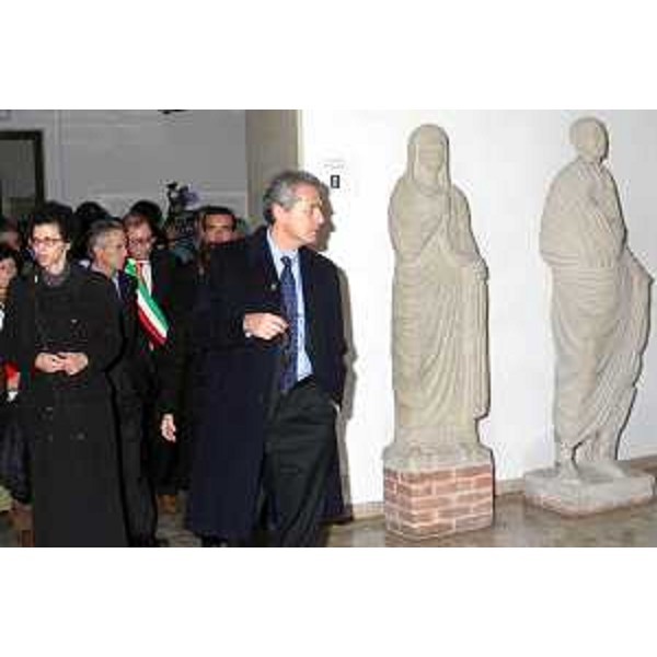 Riccardo Illy (Presidente Regione Friuli Veneizia Giulia) con Francesco Rutelli (Vicepresidente del Consiglio e Ministro per i Beni e le Attività Culturali) e Alviano Scarel (Sindaco di Aquileia) ritratti in occasione dell'inconrto per il rilancio di Aquileia (Aquileia 20/11/06)