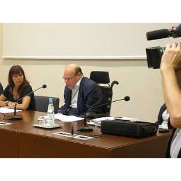 Angela Brandi (Assessore regionale Lavoro) e Vladimir Kosic (Assessore regionale Salute) alla riunione del Tavolo di concertazione per la concessione degli ammortizzatori sociali in deroga ai lavoratori dell' "Ospizio Marino" di Grado. (Trieste 18/08/10) 