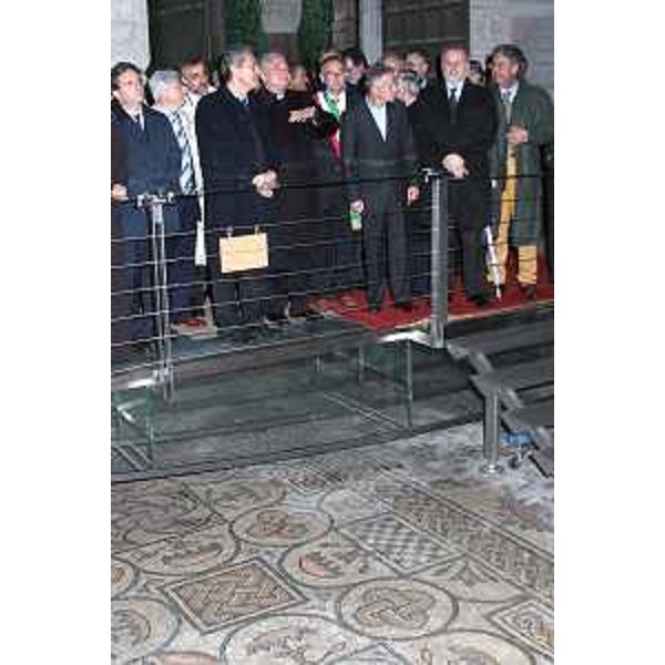 Riccardo Illy (Presidente Regione Friuli Veneizia Giulia) con Roberto Antonaz (Assessore regionale all’istruzione, cultura, sport e pace), Francesco Rutelli (Vicepresidente del Consiglio e Ministro per i Beni e le Attività Culturali) e Alviano Scarel (Sindaco di Aquileia) ritratti in occasione dell'inconrto per il rilancio di Aquileia (Aquileia 20/11/06)
