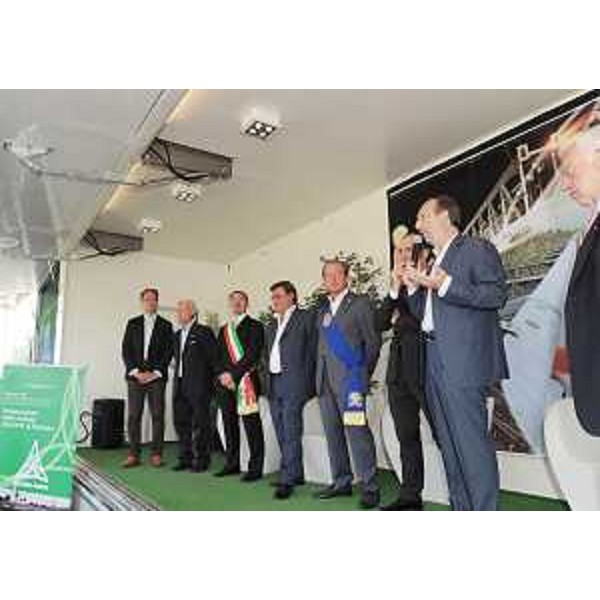Riccardo Riccardi (Assessore Viabilità e Trasporti Friuli Venezia Giulia) interviene all'inaugurazione della variante alla SP 41 di Pianzano. (Godega di Sant'Urbano 23/08/10)