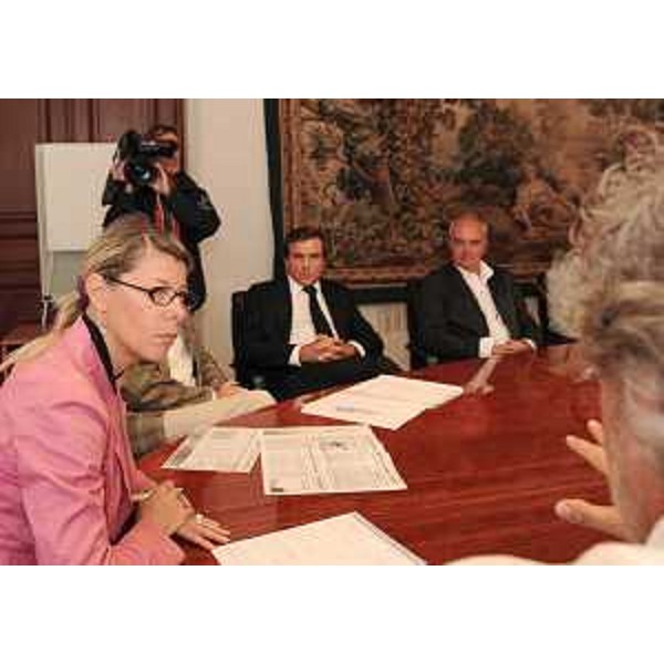 Federica Seganti (Assessore regionale Sicurezza) al tavolo di proposta del protocollo per la risoluzione del problema dei furti nei cantieri edili pubblici e privati della regione. (Trieste 06/09/10)
