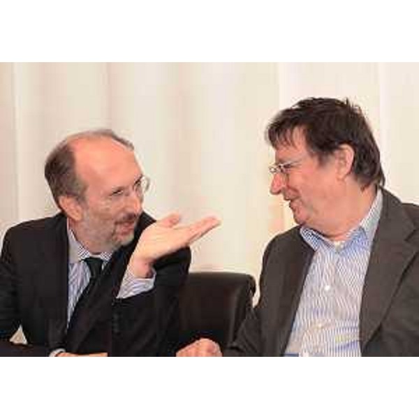 Riccardo Riccardi (Assessore regionale Viabilità e Trasporti) e Giorgio Santuz (Presidente FVG Strade) alla conferenza stampa di presentazione del progetto "SicuraMENTE", nella sede della Regione. (Trieste 07/09/10)