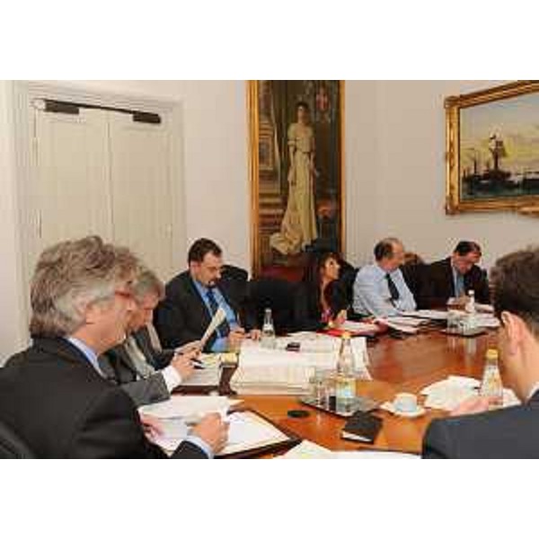 Renzo Tondo (Presidente Friuli Venezia Giulia) e assessori regionali nel corso della riunione della Giunta regionale, nella sede della Regione. (Trieste 09/09/10)