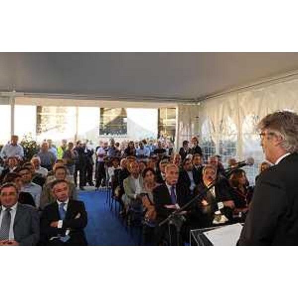 Renzo Tondo (Presidente Friuli Venezia Giulia) interviene alla cerimonia d'inizio della demolizione dell'ex caserma Radaelli di Latisana. (Latisana 10/09/10)