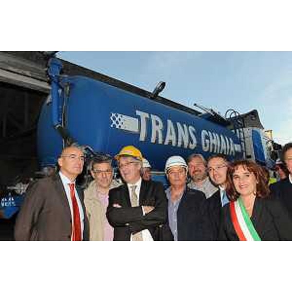 Renzo Tondo (Presidente Friuli Venezia Giulia) e Micaela Sette (Sindaco Latisana) alla cerimonia d'inizio della demolizione dell'ex caserma Radaelli di Latisana. (Latisana 10/09/10)