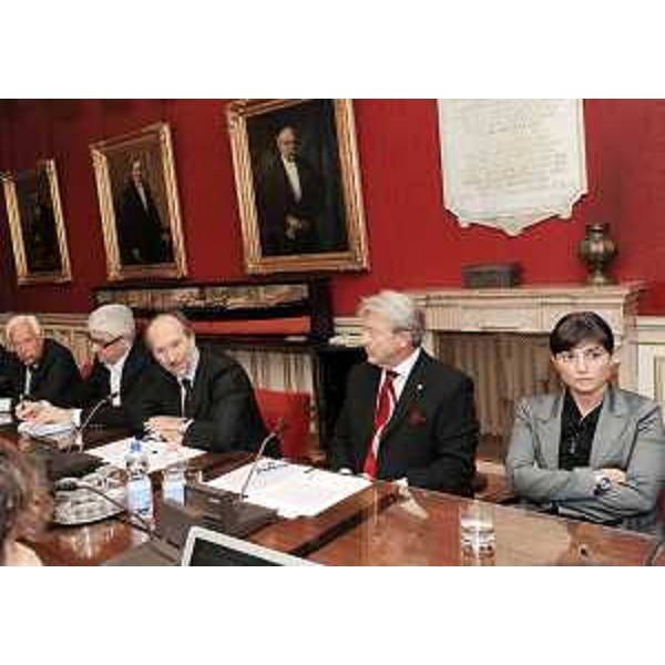 Vittorio Zollia (Assessore Trasporti Provincia Trieste), Antonio Cancian (Europarlamentare), Riccardo Riccardi (Assessore regionale Viabilità e Trasporti), Antonio Paoletti (Presidente CCIAA Trieste) e Debora Serracchiani (Europarlamentare) alla riunione nella Camera di Commercio di Trieste. (Trieste 13/09/10)