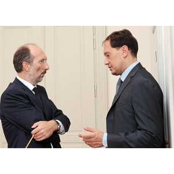 Riccardo Riccardi (Assessore regionale Viabilità e Trasporti) e Luca Ciriani (Vicepresidente FVG e Assessore regionale Attività produttive) nel corso della riunione della Giunta regionale nella sede della Regione. (Trieste 16/06/10)