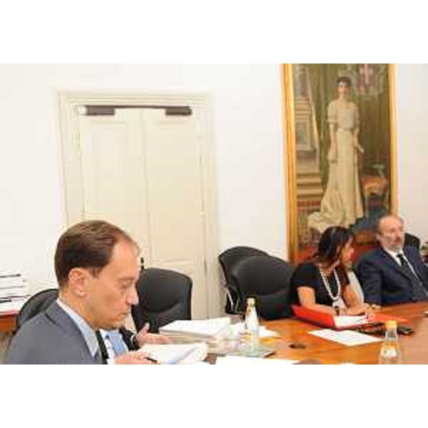 Luca Ciriani (Vicepresidente FVG e Assessore regionale Attività produttive), Angela Brandi (Assessore regionale Lavoro, Università e Ricerca) e Riccardo Riccardi (Assessore regionale Viabilità e Trasporti) nel corso della riunione della Giunta regionale nella sede della Regione. (Trieste 16/06/10)