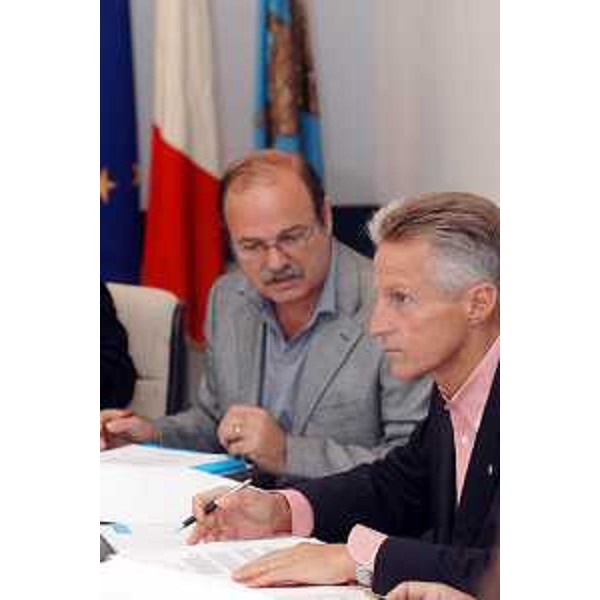 Riccardo Illy (Presidente Regione Friuli Venezia Giulia) e Gianfranco Moretton (Vicepresidente e Assessore regionale all'ambiente, lavori pubblici e protezione civile) (04/02/2002)