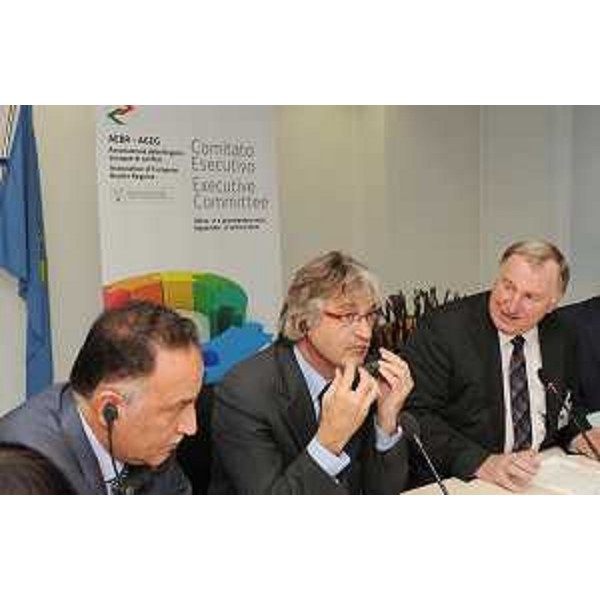 Giuseppe Napoli (Direttore regionale Relazioni internazionali), Renzo Tondo (Presidente Friuli Venezia Giulia e Vicepresidente Comitato esecutivo AEBR) e Karl-Heinz Lambertz (Presidente Comitato esecutivo AEBR) all'assemblea plenaria del Comitato esecutivo dell'Associazione delle regioni europee di confine (AEBR). (Udine 17/09/10)