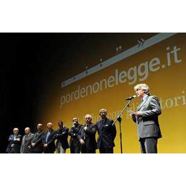 Renzo Tondo (Presidente Friuli Venezia Giulia) interviene all'inaugurazione ufficiale dell'undicesima edizione di "pordenonelegge.it". (Pordenone 17/09/10)