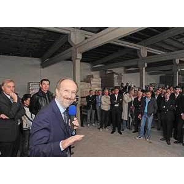 Riccardo Riccardi (Assessore regionale Viabilità e Trasporti) interviene all'inaugurazione del nuovo punto vendita della Zanutta Srl. (Feletto Umberto 18/09/10)