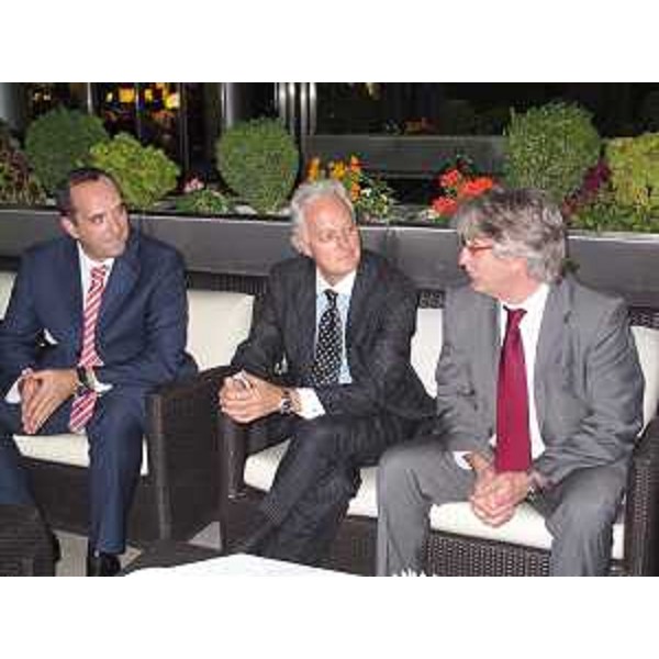 Vojin Vlahovic (Ambasciatore del Montenegro in Italia), Sergio Barbanti (Ambasciatore d'Italia in Montenegro) e Renzo Tondo (Presidente Friuli Venezia Giulia) durante un incontro informale con la delegazione economica del Friuli Venezia Giulia. (Podgorica 23/09/10)