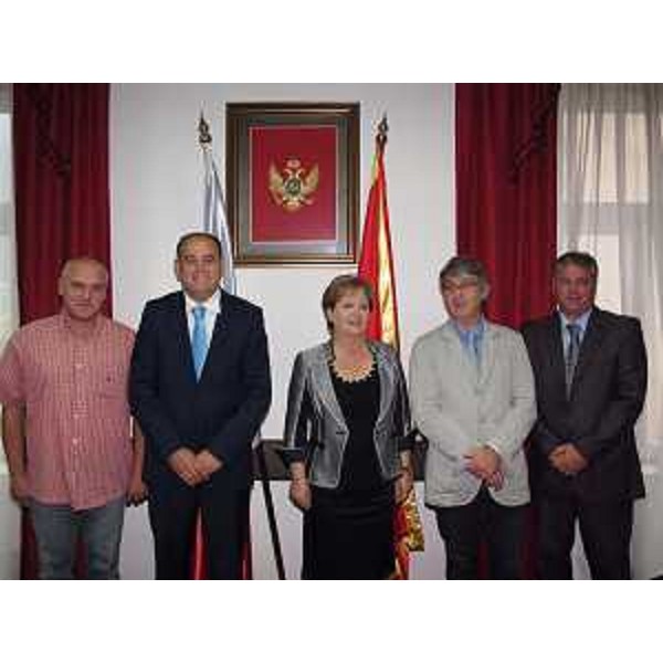 Al centro, Milutin Simovic (Ministro Agricoltura Montenegro), Marja Catovic (Sindaco Cattaro) e Renzo Tondo (Presidente Friuli Venezia Giulia) all'inaugurazione del primo impianto di ostricoltura del Montenegro, a Orahovac sulle Bocche di Cattaro. (Cattaro 25/09/10)