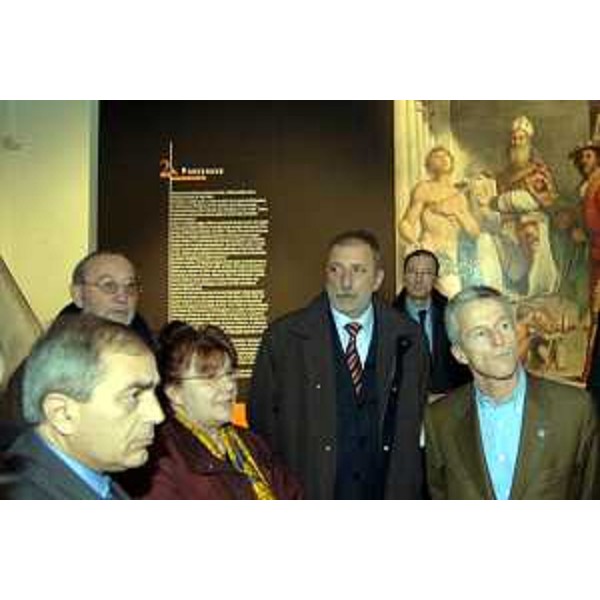 Riccardo Illy (Presidente Regione Friuli Venezia Giulia) durante la visita della mostra dedicata a Pomponio Amalteo. (San Vito al Tagliamento 24/11/06)